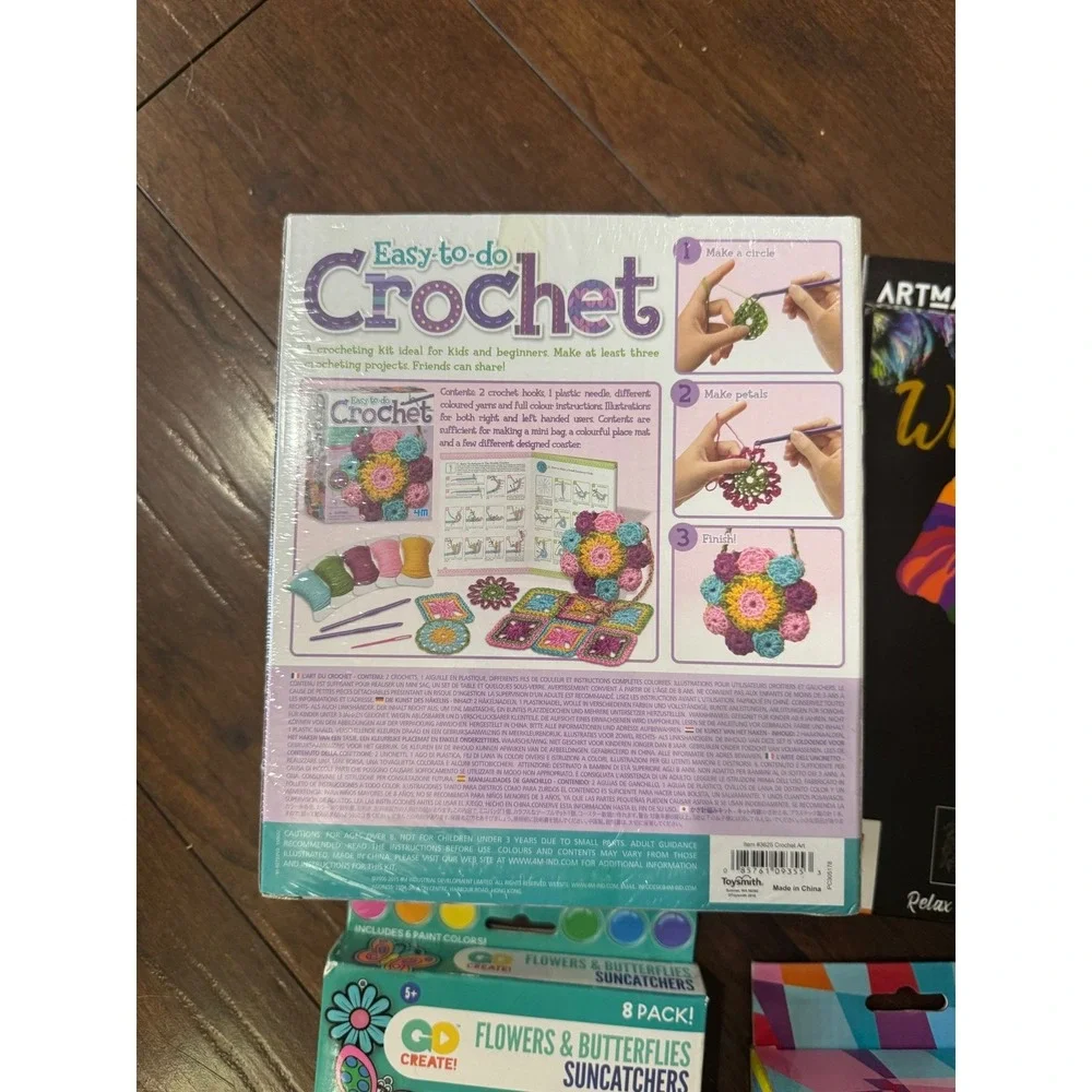 Kids/Teen Craft Set, Crochet,‎ Bracelet, Suncatchers, Embroidery & Scratch Art